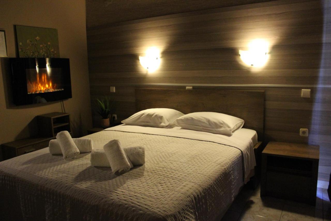 Park Hotel Políkasztro Kültér fotó