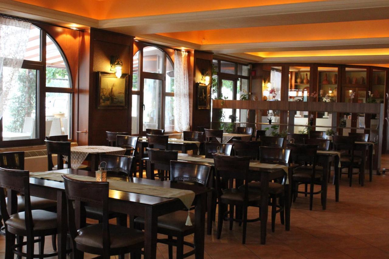 Park Hotel Políkasztro Kültér fotó
