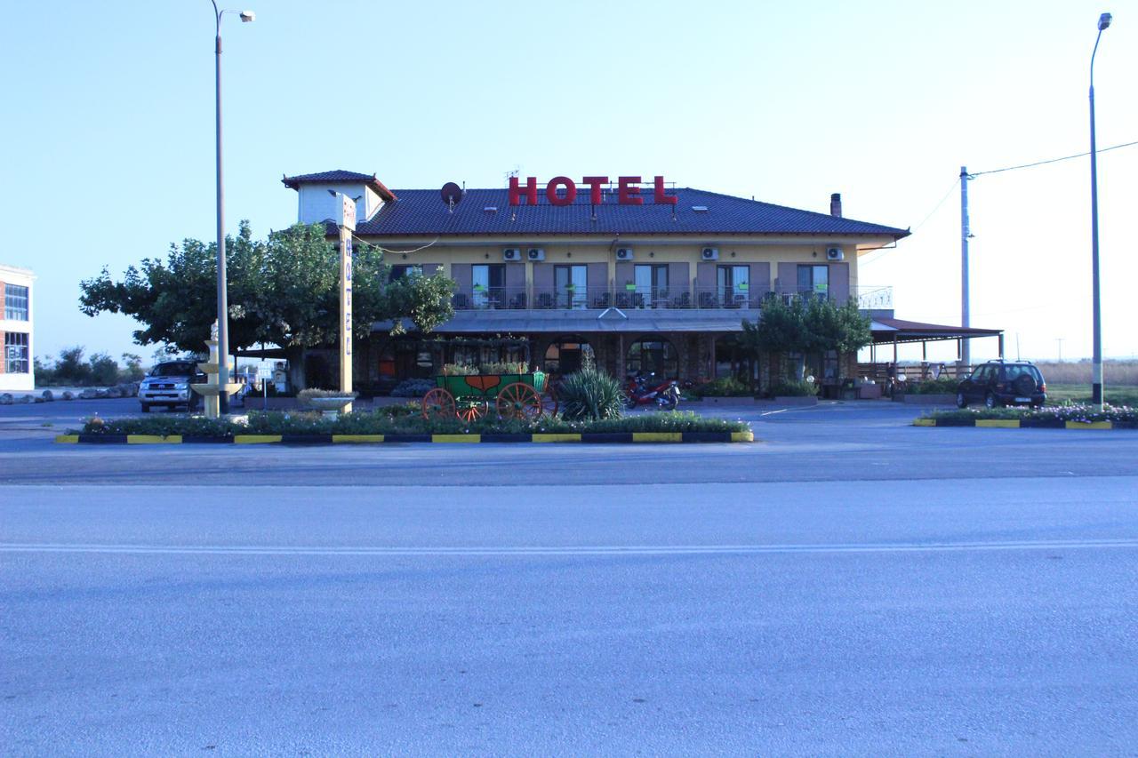 Park Hotel Políkasztro Kültér fotó